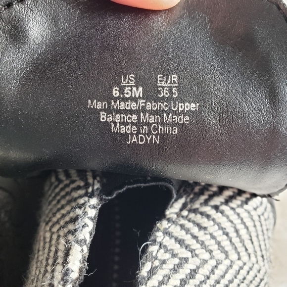 Sam Edelman Jadyn Fashion Sneaker - Picture 7 of 7